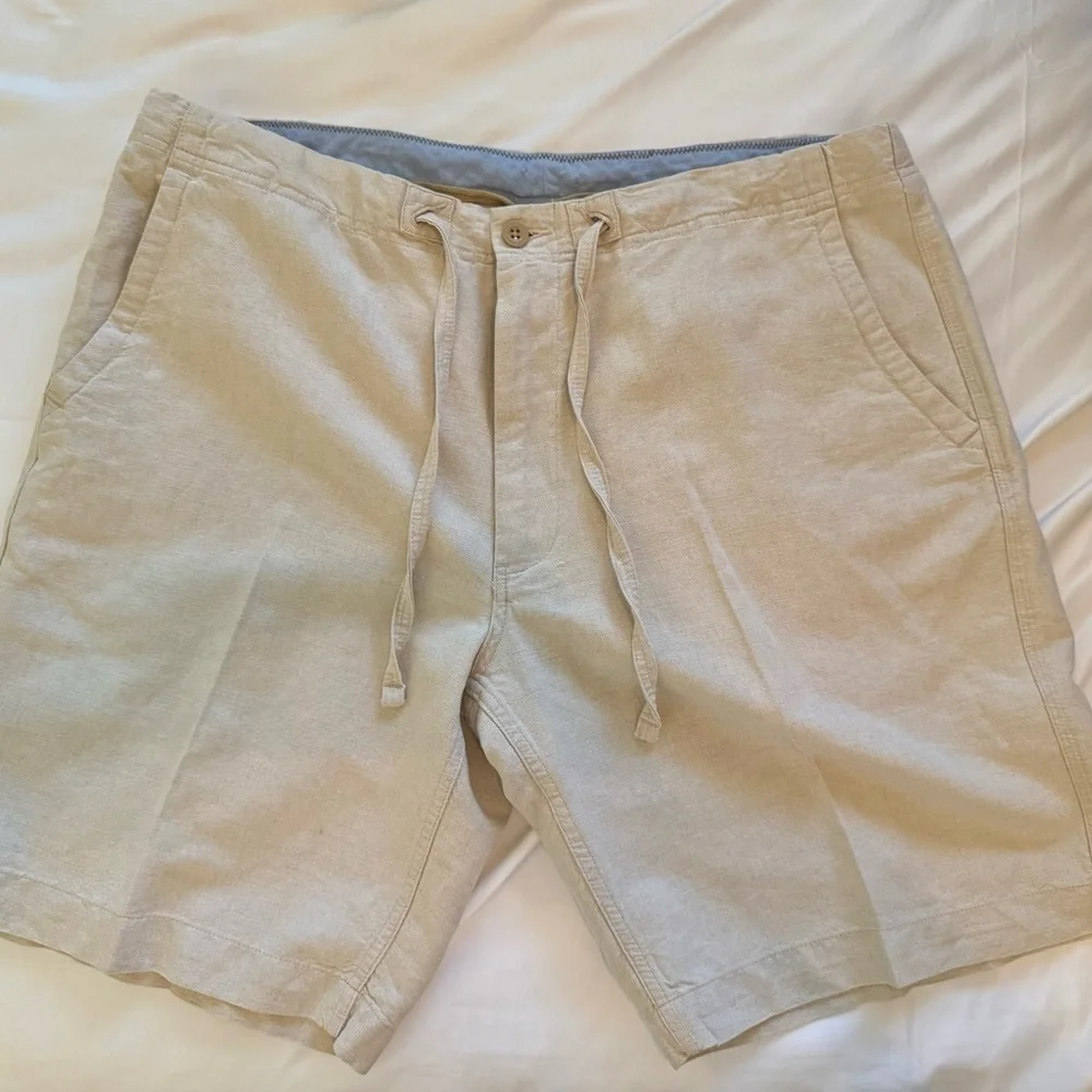 Men Beige Casual Drawstring Shorts